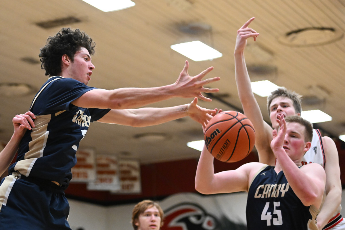Lincoln Canby boys basketball Leon Neuschwander 4